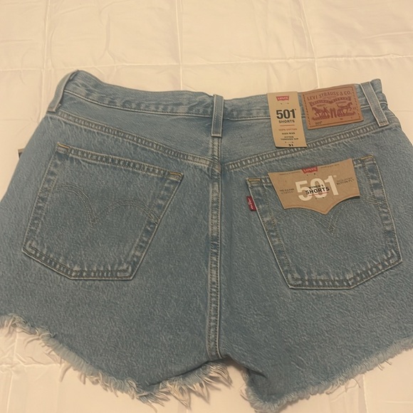 NWT Women’s Levi 501 Blue Jean Shorts Size 31 Button Fly High Rise - Picture 3 of 12